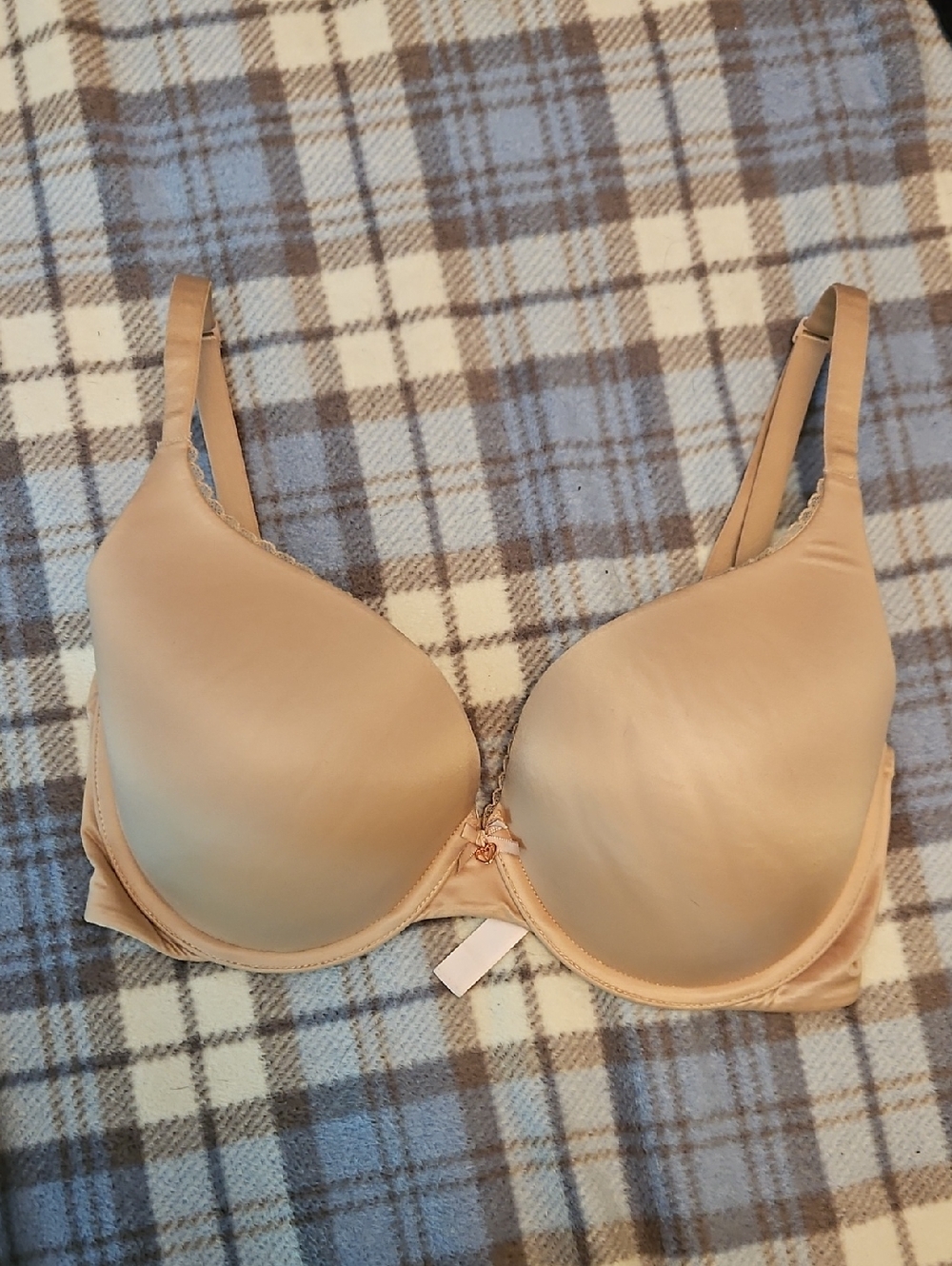 body By Victoria Perfect Shape Bra 32DDD PRE-LOVED